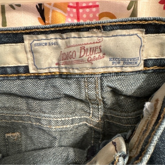 Cabela’s Indigo Blues Men’s Jeans - Picture 3 of 4